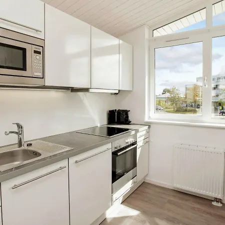 Two-bedroom Holiday In 47 *